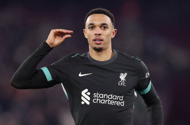 Alexander-Arnold gia nhập Real Madrid: Thử thách khổng lồ giữa bão táp Bernabeu