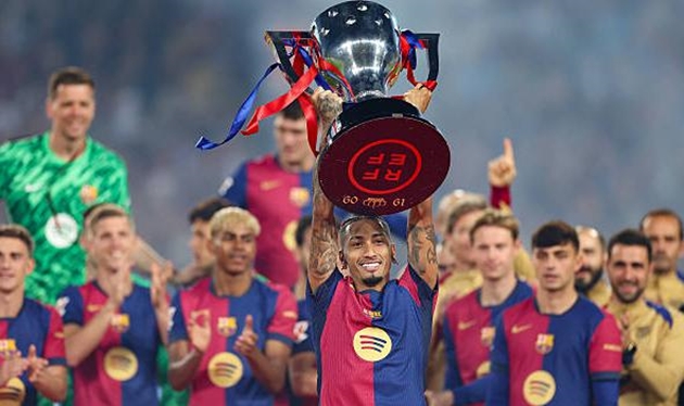 Barcelona: Cú ăn ba lịch sử và lời hứa hẹn rực rỡ tương lai dưới thời Hansi Flick