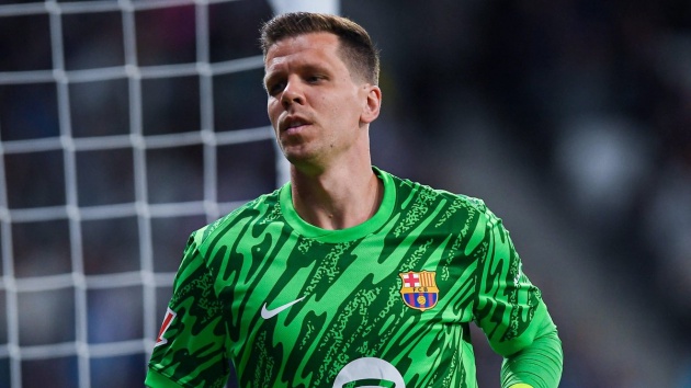 Szczesny gia hạn hợp đồng với Barcelona: Lựa chọn ngắn hạn, bài toán dài hạn?