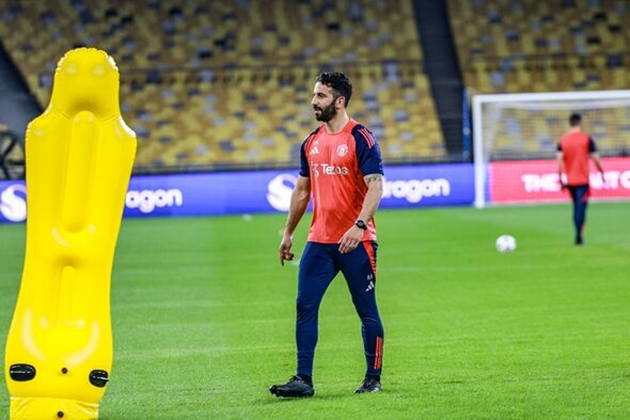 Thử thách lớn của HLV Ruben Amorim tại Manchester United: Xây dựng học viện theo triết lý 3-4-3